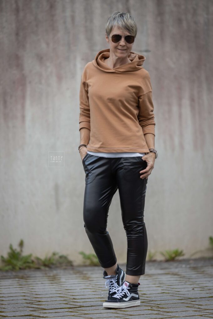Outfit zum Nähen Kombi Schnittmuster Hose Jill Lederleggings Hoodie Montana Meine Herzenswelt - tanteemma